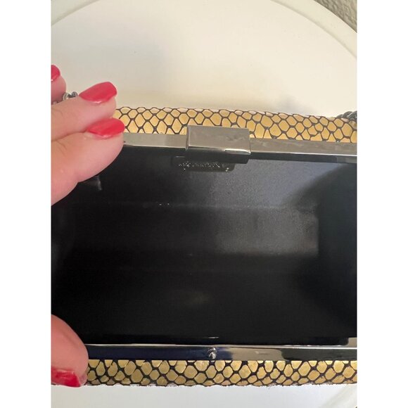 Inge Christopher Gold & Black Metal Mesh Clutch Purse With Chain Strap & Snap Cl - Picture 6 of 7